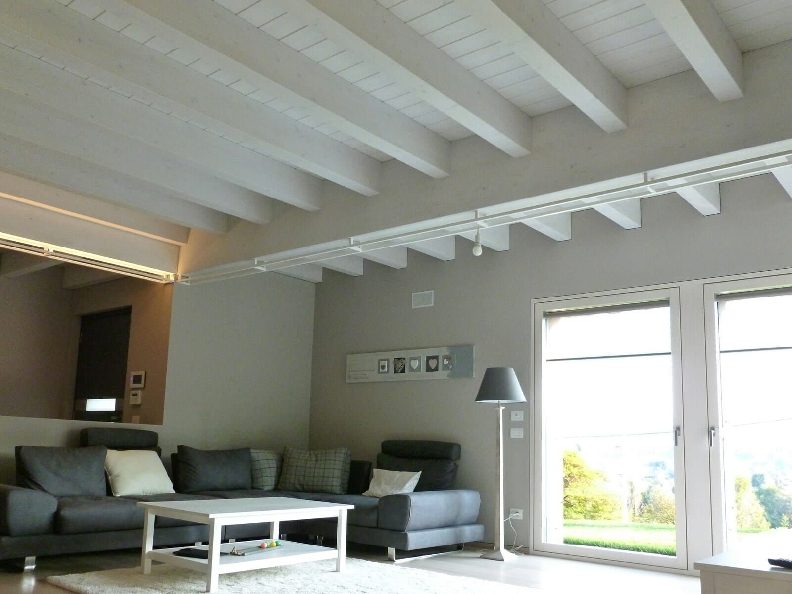 Villa classica in legno a Caprino Bergamasco (Bergamo)