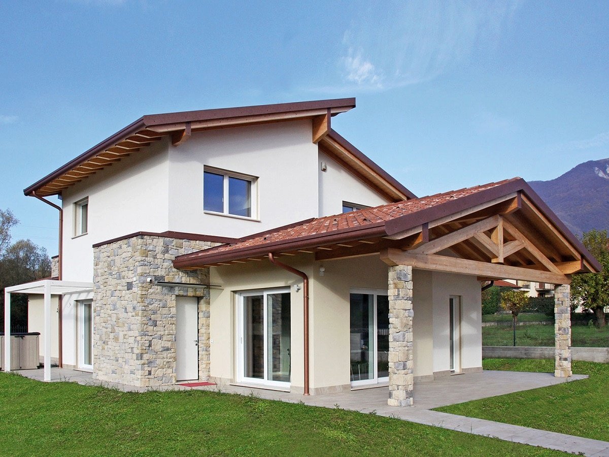 Villa classica in legno a Cenate Sopra Bergamo