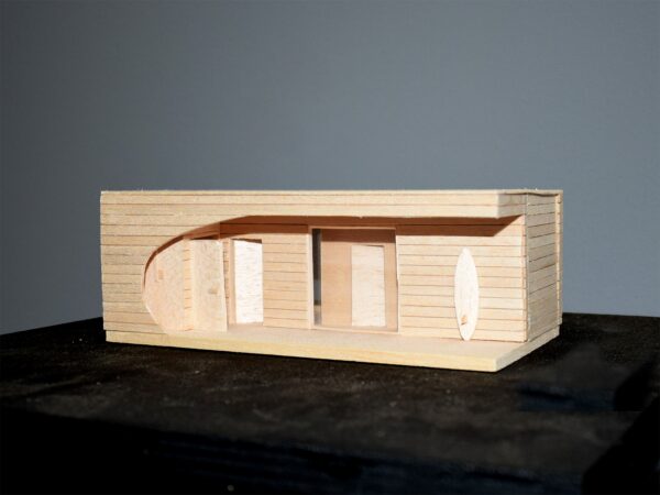 La progettazione in legno si fa a scuola con i PCTO: Tiny Surf House a Nazaré