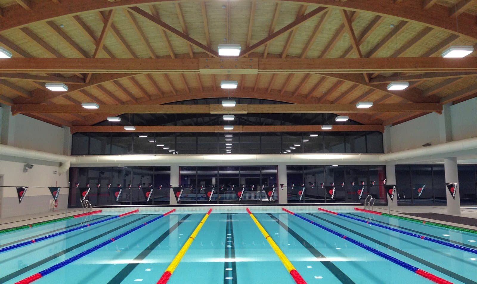 grandi-progetti-piscina-erba-cover-