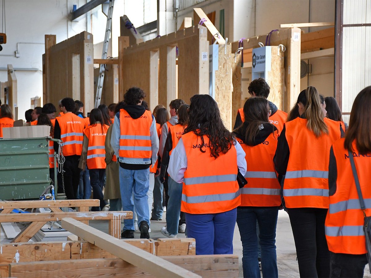 Studenti in visita al polo produttivo Marlegno